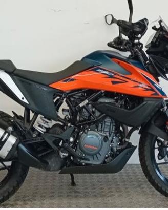Moto KTM 390 Adventure come nuova