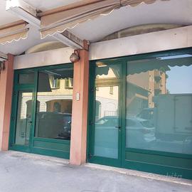VARESE MASNAGO NEGOZIO FRONTE STRADA