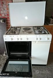   cucina a gas o anche a bombola puo andare