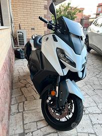 TMAX 560 2022