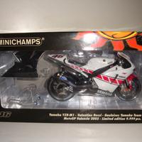 Modellino YAMAHA YZR-M1 VALENTINO ROSSI VALENCIA