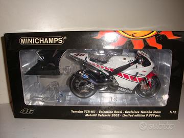 Modellino YAMAHA YZR-M1 VALENTINO ROSSI VALENCIA