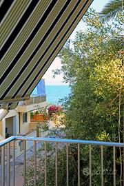 Fronte mare, 5 pax, 15 mt dalla spiaggia, kaucana