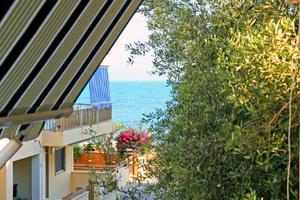 Fronte mare, 5 pax, 15 mt dalla spiaggia, kaucana