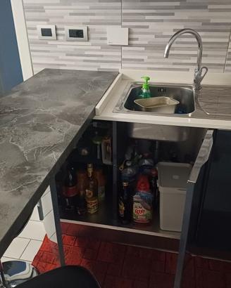 cucina ad angolo con penisola