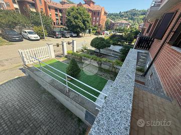 VILLA A SCHIERA A GASSINO TORINESE