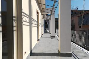 Luminoso appartamento con terrazzo