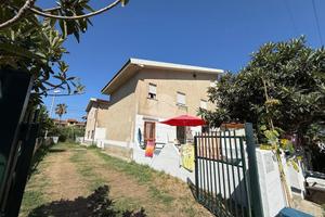 2 LOCALI A FALCONARA ALBANESE