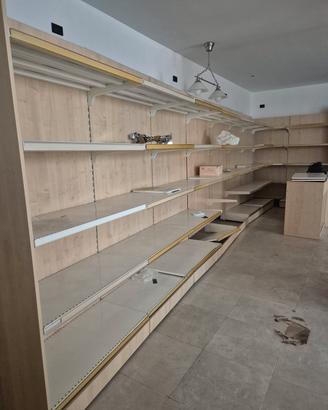 arredamento per negozio 