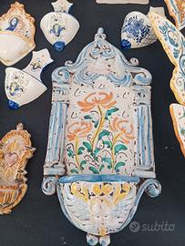 acquasantiera di ceramica di Caltagirone 