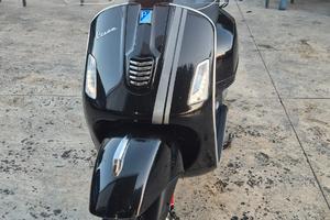 Piaggio Vespa 300 GTS - 2016