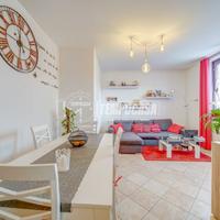 AMPIO TRE LOCALI CON DOPPI SERVIZI E TERRAZZO!