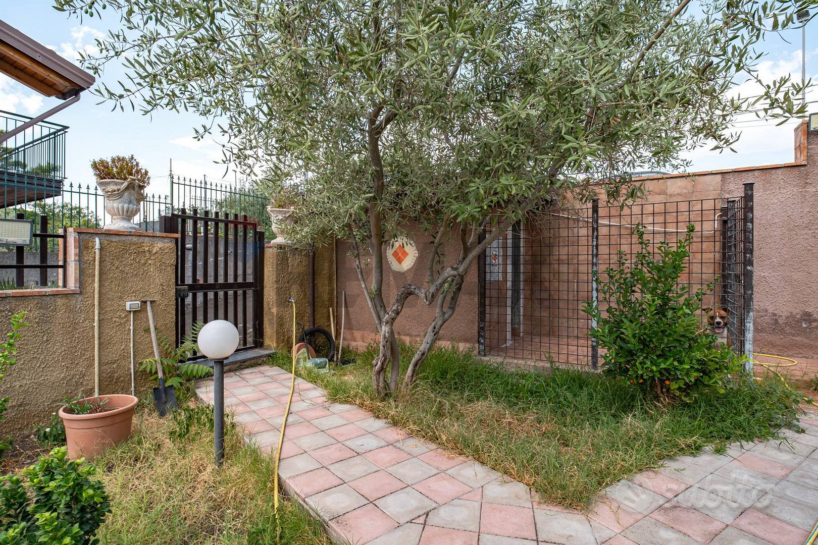 Villa singola - Aci Sant'Antonio - Vista 4