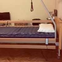 Letto elettrico per anziani con disabilità