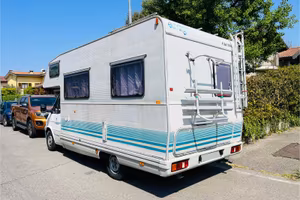 Camper completo con 5 posti disponibile a noleg
