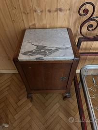 Comodini anni '30 con piano in marmo – coppia