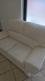 Divano ecopelle guarda foto