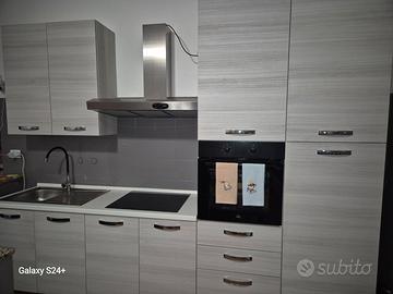 Cucina completa di elettrodomestici,  COME NUOVA