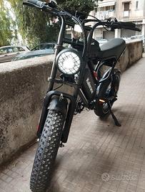 Bicicletta elettrica 2000  w doppio motore leggiii