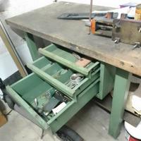 Prezzo basso, vero tavolo officina.