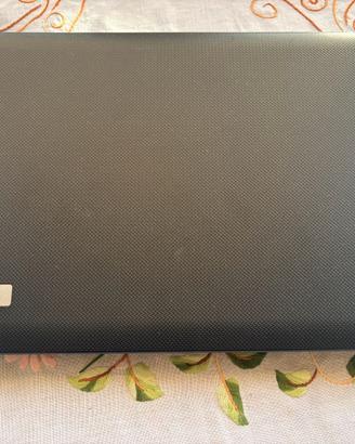 Notebook Acer con processore Intel Core i3, 