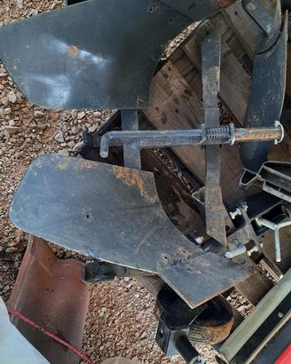 Aratro voltaorecchio 180° per motocoltivatore