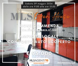 Commenda luminoso trivani con posto auto