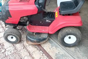 Trattorino tagliaerba