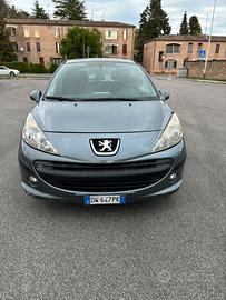 Peugeot 207 neo patentata