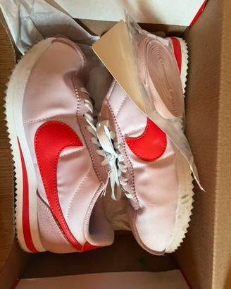 Nike cortez pink