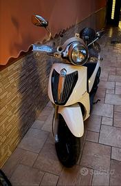 Piaggio carnaby 300