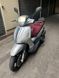 Beverly 350