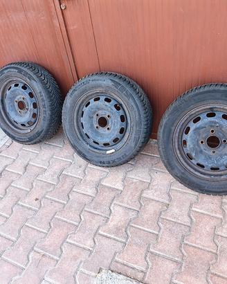 gomme invernali 175/65 R14 con cerchio Ford