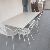 Tavolo da esterno