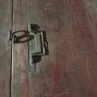 Ghiacciaia antica in larice