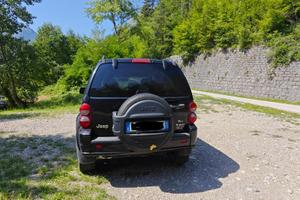 Jeep Cherokee 2800 crd anno 2006
