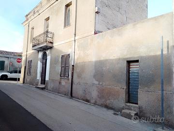 Palazzina nel centro storico di Tissi