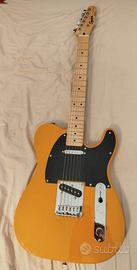 chitarra fender Telecaster con amplificatore 