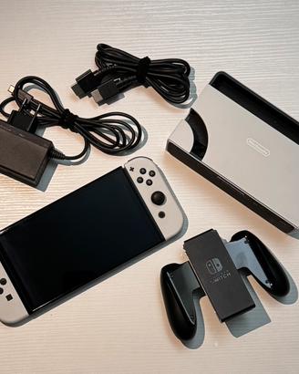 Nintendo Switch Oled Bianco NUOVA - trattabile