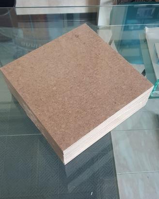 Pavimento sughero 5mm.30x30 verniciato Rivestiment