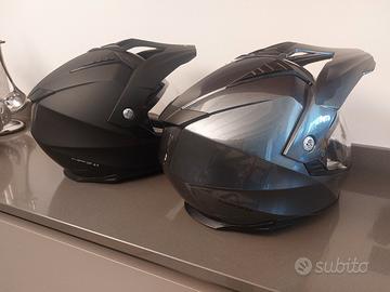 2 caschi moto
