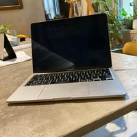 Macbook 13” M2 2022