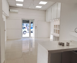 Locale commerciale ristrutturato