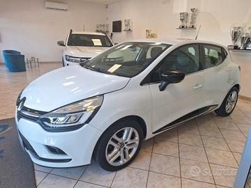 Renault Clio TCe 12V 90 CV GPL 5 porte Moschino Li