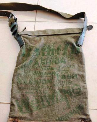 Borsa a tracolla con cinghia regolabile