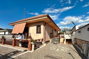 Villa con giardino a Pomigliano d'Arco