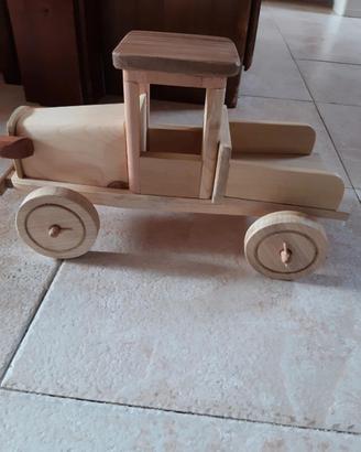 macchinina in legno