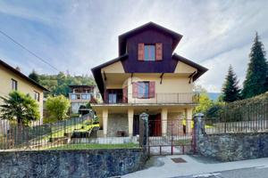 VILLA SINGOLA A TRAVES