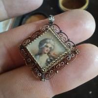 antico ciondolo punzonato