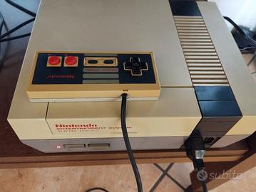 Nintendo NES + 18 Giochi + Pistola Zapper